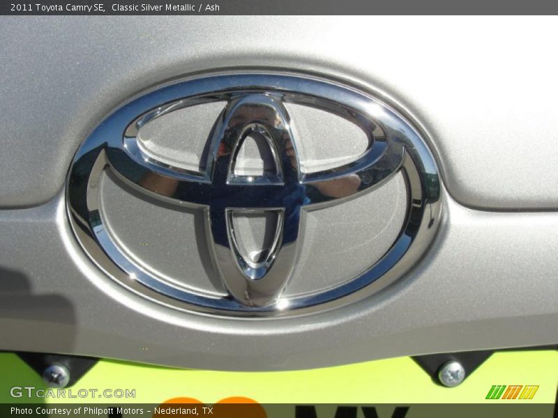 Classic Silver Metallic / Ash 2011 Toyota Camry SE