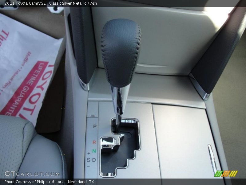 Classic Silver Metallic / Ash 2011 Toyota Camry SE