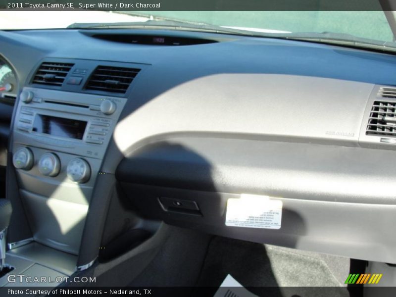 Super White / Dark Charcoal 2011 Toyota Camry SE
