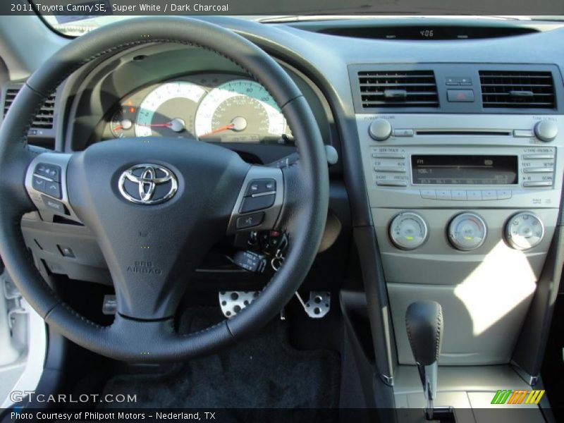 Super White / Dark Charcoal 2011 Toyota Camry SE