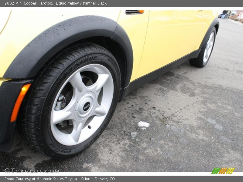 Liquid Yellow / Panther Black 2002 Mini Cooper Hardtop