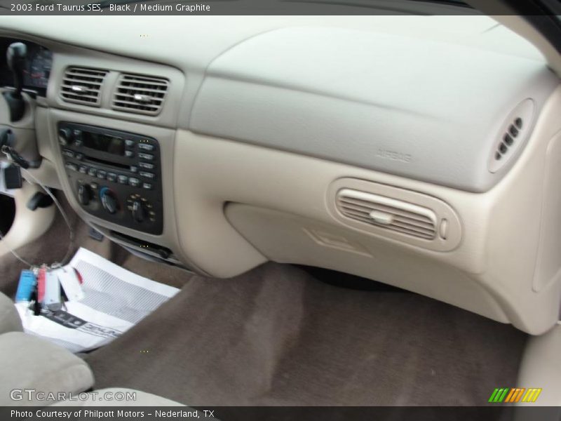 Black / Medium Graphite 2003 Ford Taurus SES