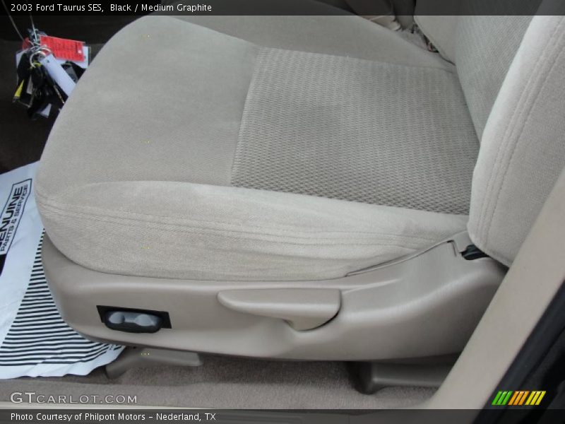 Black / Medium Graphite 2003 Ford Taurus SES