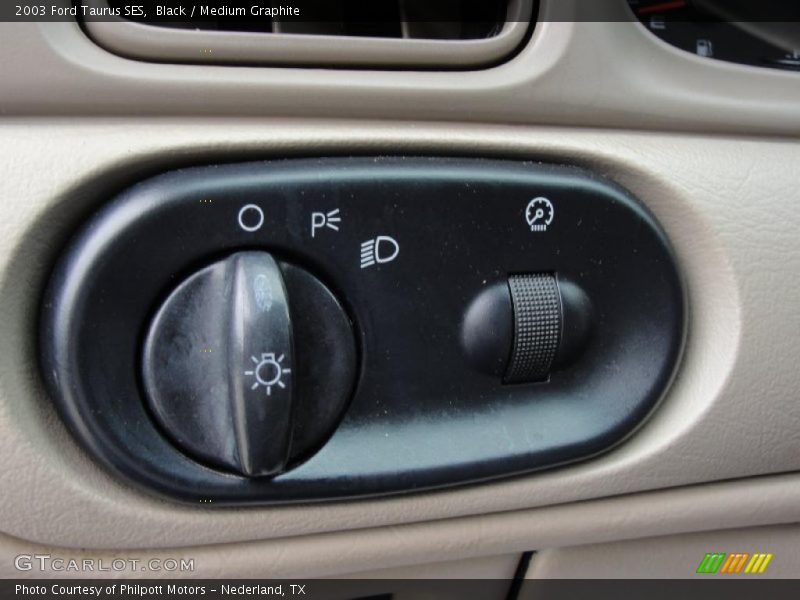 Black / Medium Graphite 2003 Ford Taurus SES