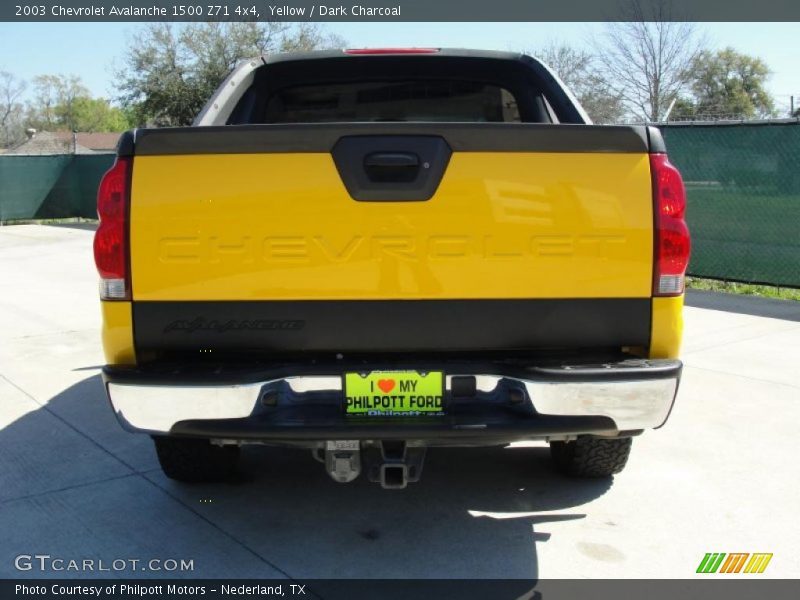 Yellow / Dark Charcoal 2003 Chevrolet Avalanche 1500 Z71 4x4