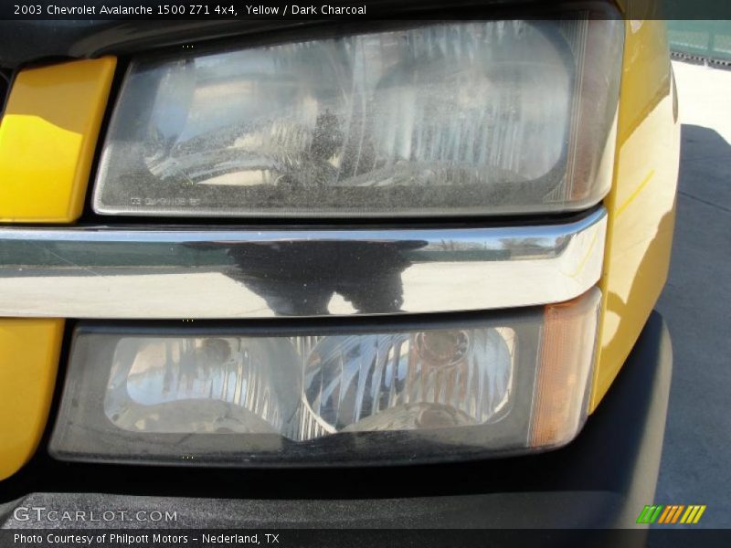 Yellow / Dark Charcoal 2003 Chevrolet Avalanche 1500 Z71 4x4