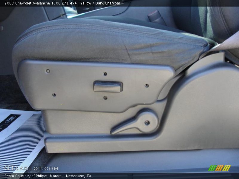 Yellow / Dark Charcoal 2003 Chevrolet Avalanche 1500 Z71 4x4