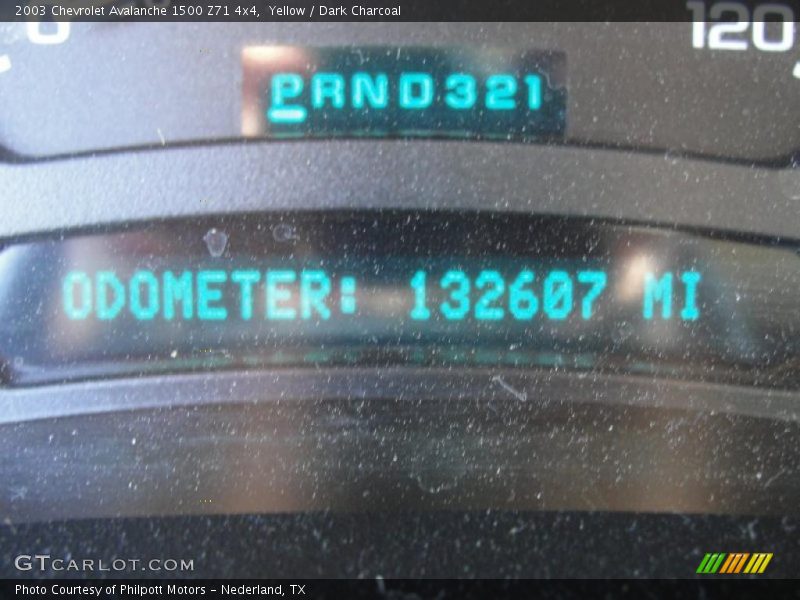 Yellow / Dark Charcoal 2003 Chevrolet Avalanche 1500 Z71 4x4