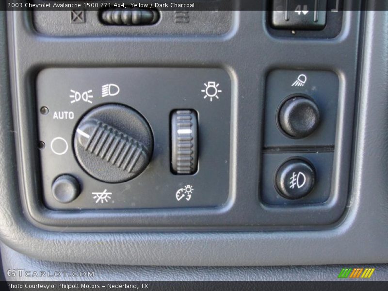 Yellow / Dark Charcoal 2003 Chevrolet Avalanche 1500 Z71 4x4