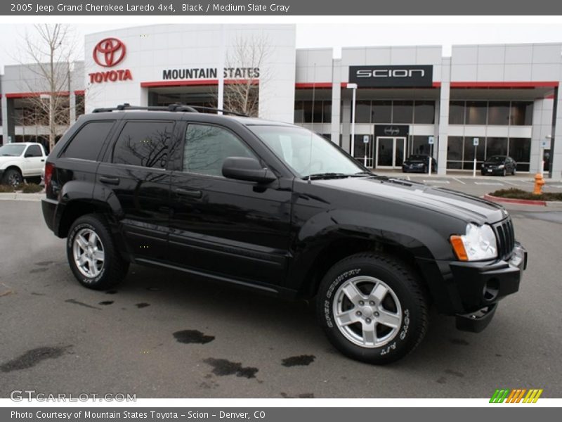 Black / Medium Slate Gray 2005 Jeep Grand Cherokee Laredo 4x4