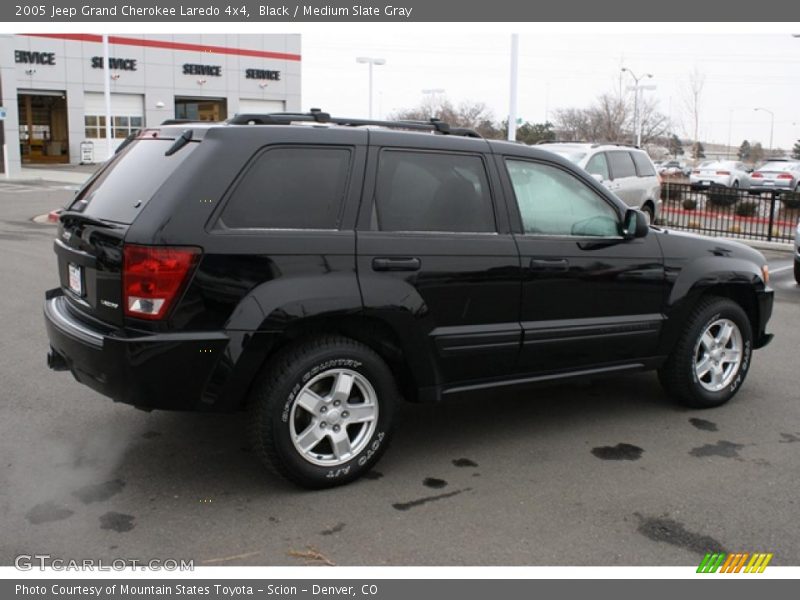 Black / Medium Slate Gray 2005 Jeep Grand Cherokee Laredo 4x4