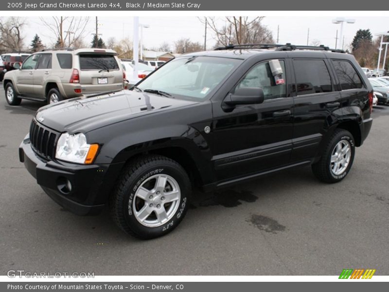 Black / Medium Slate Gray 2005 Jeep Grand Cherokee Laredo 4x4