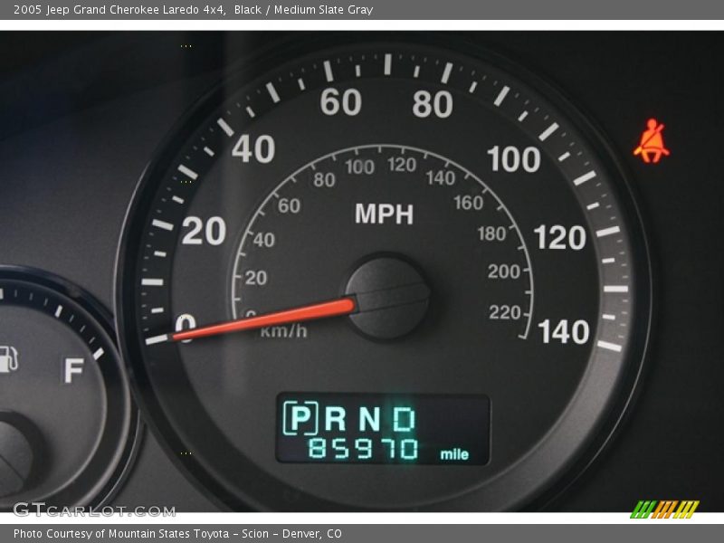 Black / Medium Slate Gray 2005 Jeep Grand Cherokee Laredo 4x4