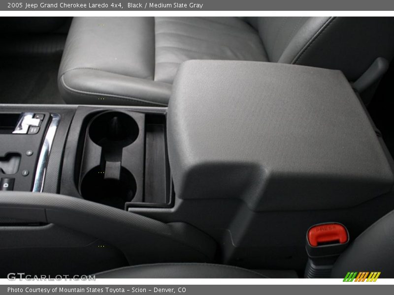Black / Medium Slate Gray 2005 Jeep Grand Cherokee Laredo 4x4
