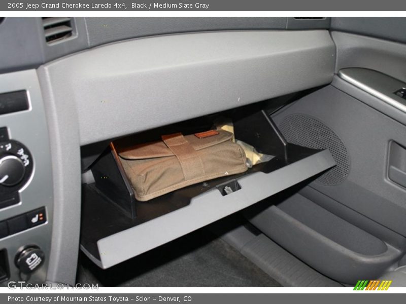 Black / Medium Slate Gray 2005 Jeep Grand Cherokee Laredo 4x4