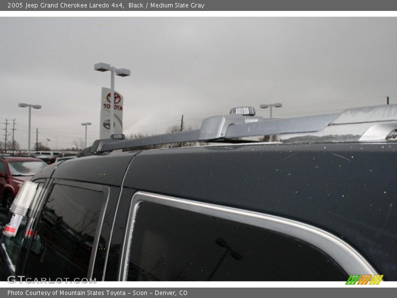 Black / Medium Slate Gray 2005 Jeep Grand Cherokee Laredo 4x4