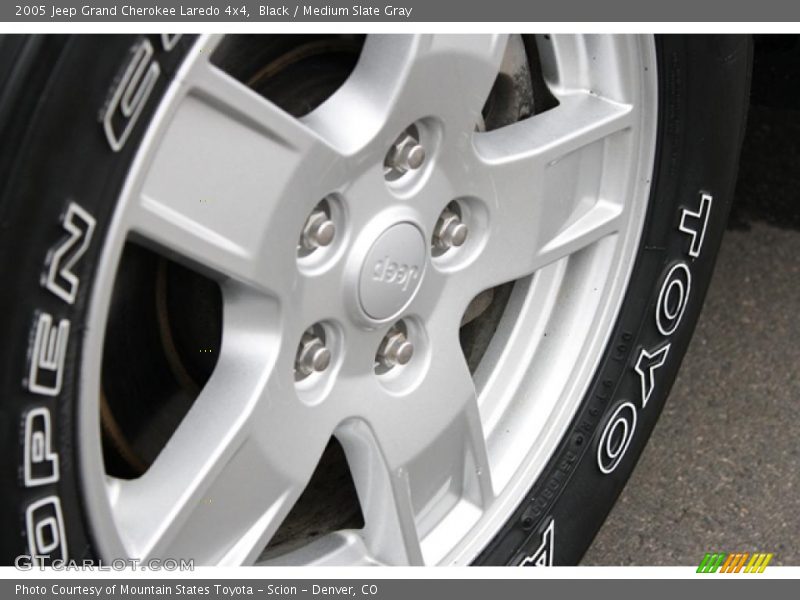 Black / Medium Slate Gray 2005 Jeep Grand Cherokee Laredo 4x4