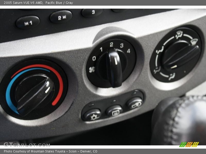 Pacific Blue / Gray 2005 Saturn VUE V6 AWD