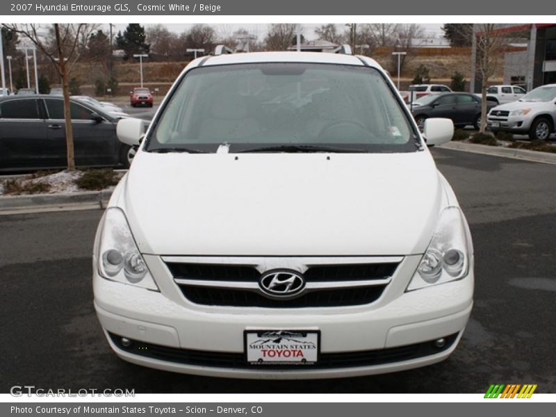 Cosmic White / Beige 2007 Hyundai Entourage GLS
