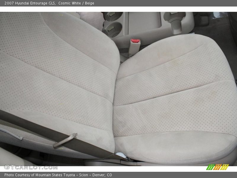 Cosmic White / Beige 2007 Hyundai Entourage GLS