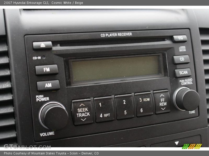 Cosmic White / Beige 2007 Hyundai Entourage GLS