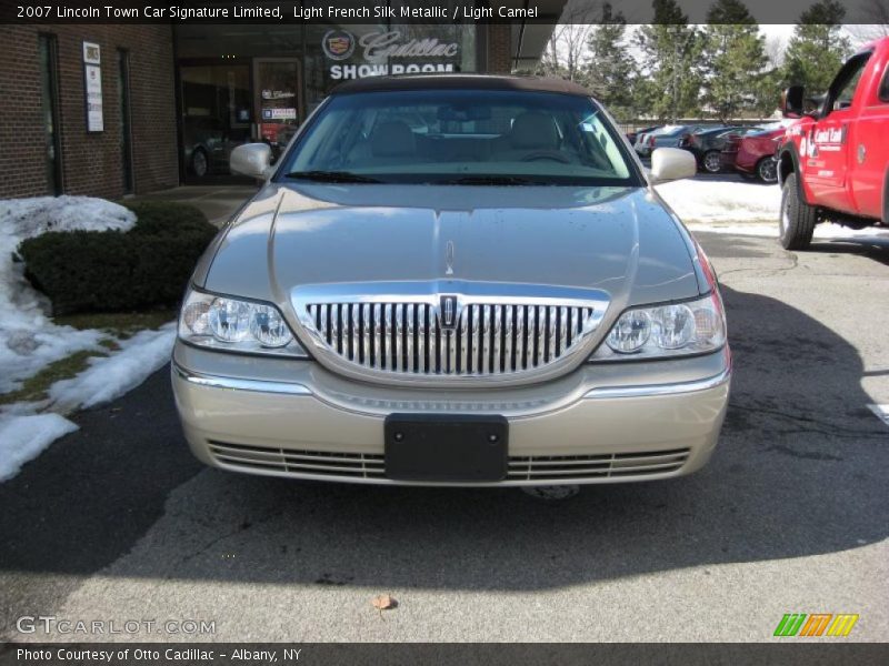 Light French Silk Metallic / Light Camel 2007 Lincoln Town Car Signature Limited