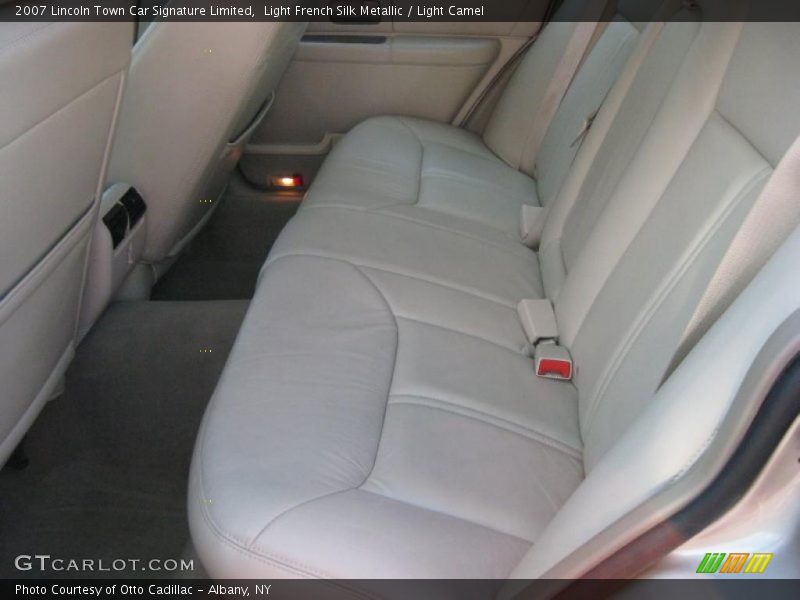  2007 Town Car Signature Limited Light Camel Interior