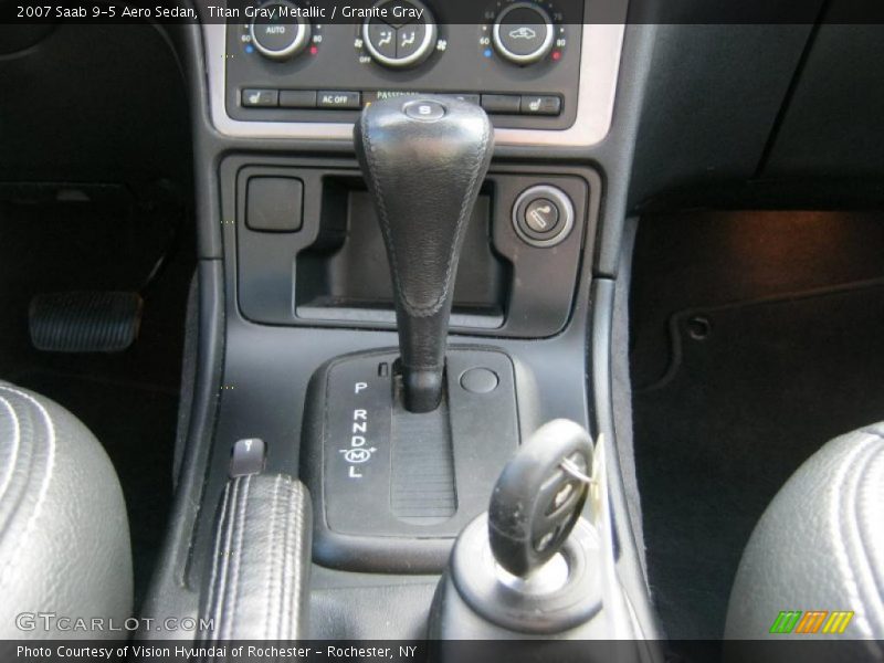 Controls of 2007 9-5 Aero Sedan