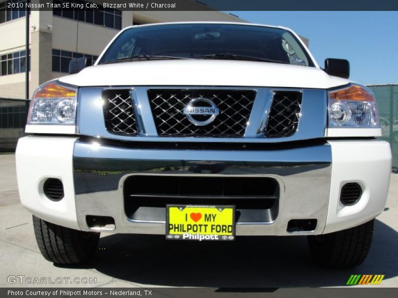 Blizzard White / Charcoal 2010 Nissan Titan SE King Cab