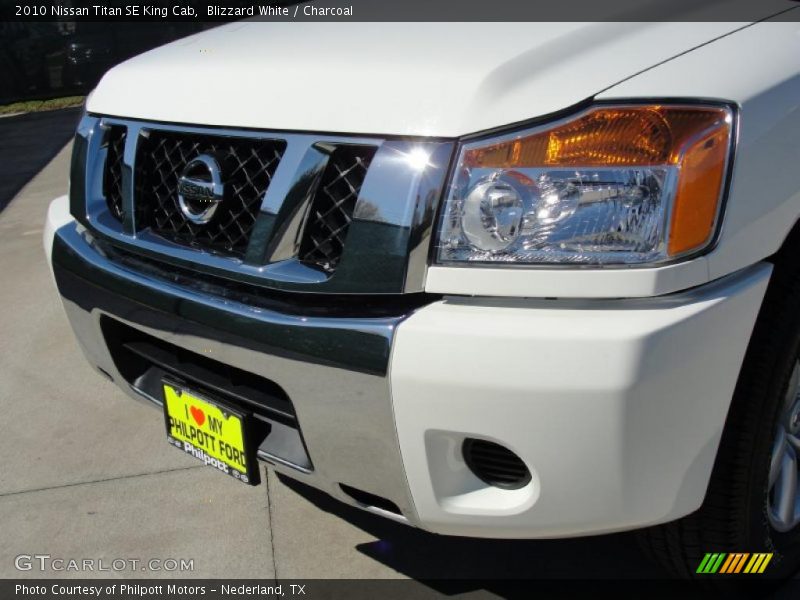 Blizzard White / Charcoal 2010 Nissan Titan SE King Cab