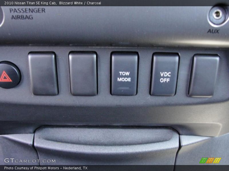 Controls of 2010 Titan SE King Cab