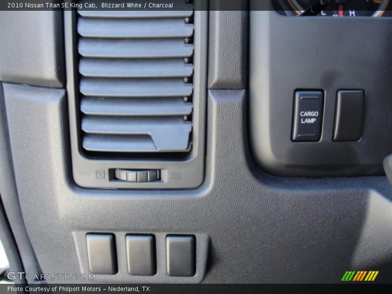 Blizzard White / Charcoal 2010 Nissan Titan SE King Cab