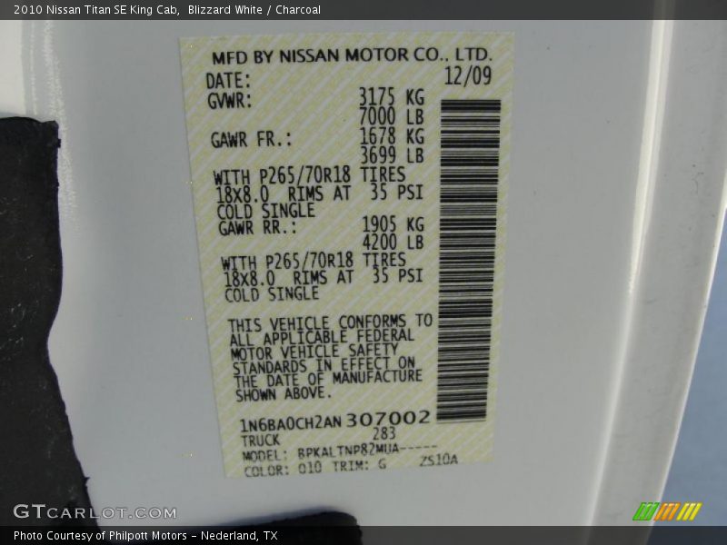 Blizzard White / Charcoal 2010 Nissan Titan SE King Cab