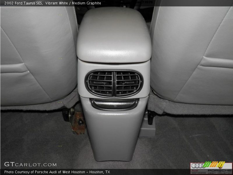 Vibrant White / Medium Graphite 2002 Ford Taurus SES