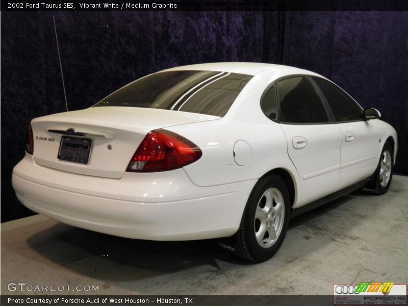 Vibrant White / Medium Graphite 2002 Ford Taurus SES