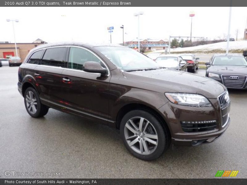 Front 3/4 View of 2010 Q7 3.0 TDI quattro