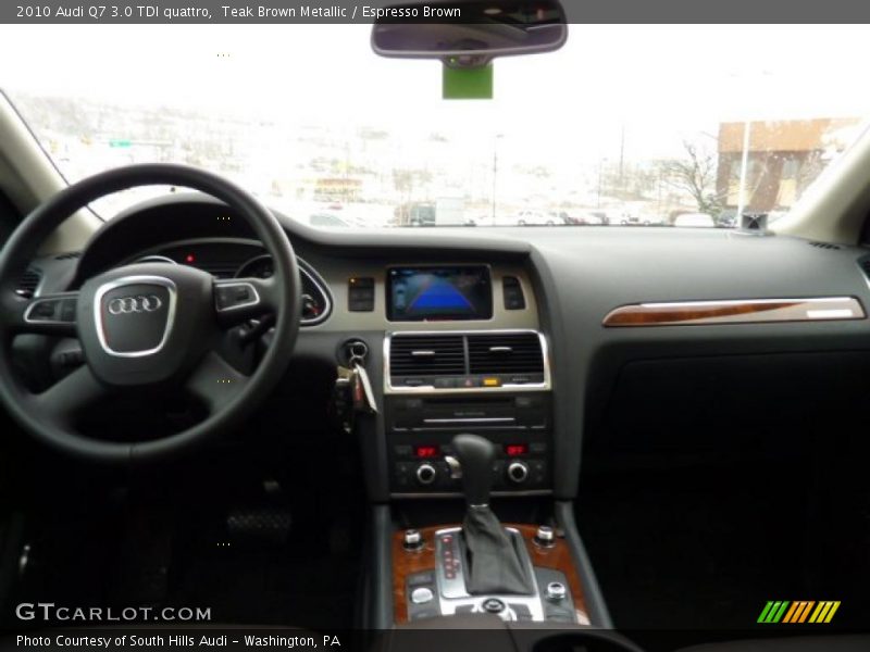 Dashboard of 2010 Q7 3.0 TDI quattro