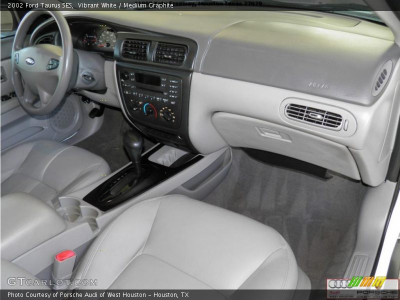 Vibrant White / Medium Graphite 2002 Ford Taurus SES