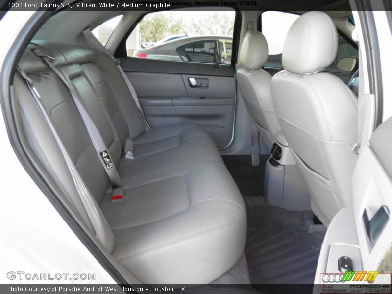 Vibrant White / Medium Graphite 2002 Ford Taurus SES