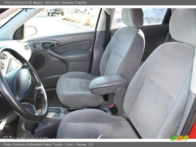  2000 Focus SE Wagon Medium Graphite Interior