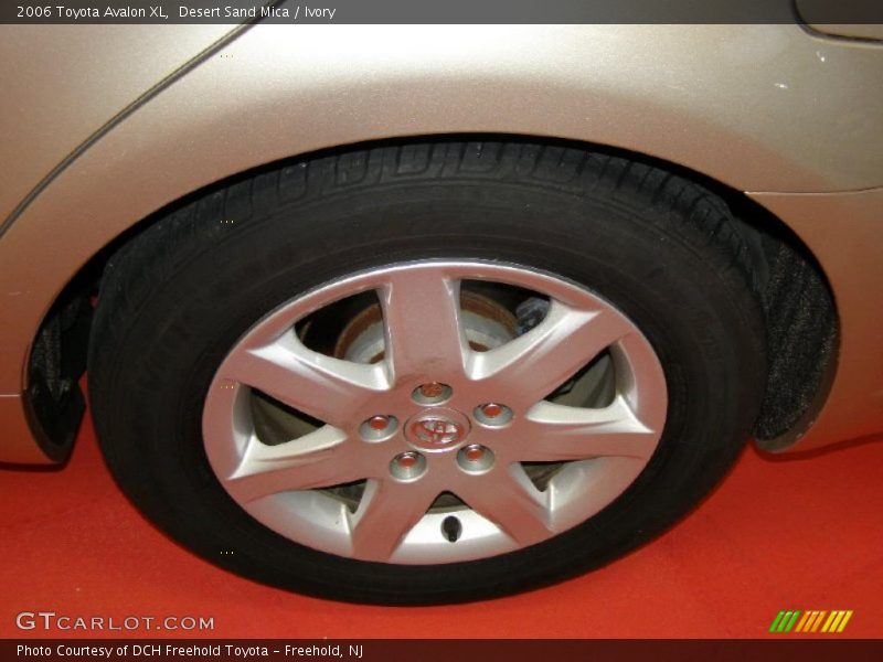 Desert Sand Mica / Ivory 2006 Toyota Avalon XL