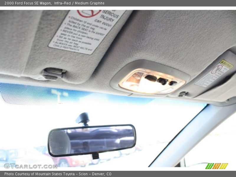 Infra-Red / Medium Graphite 2000 Ford Focus SE Wagon