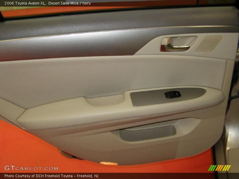 Desert Sand Mica / Ivory 2006 Toyota Avalon XL