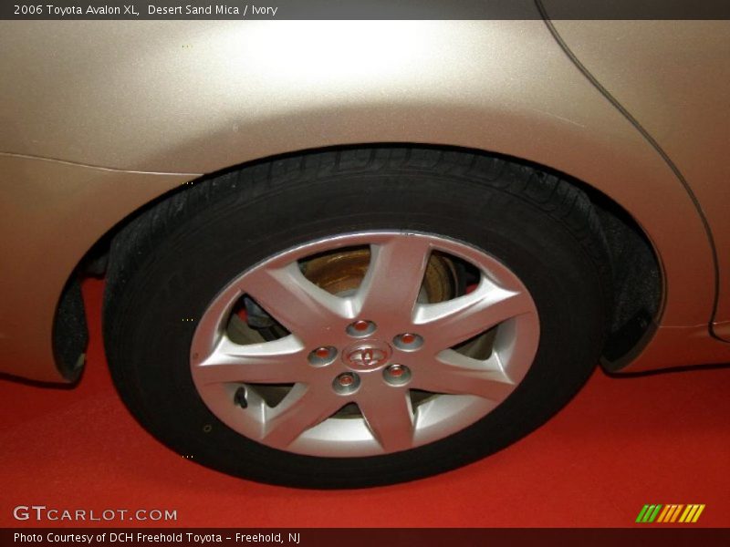 Desert Sand Mica / Ivory 2006 Toyota Avalon XL