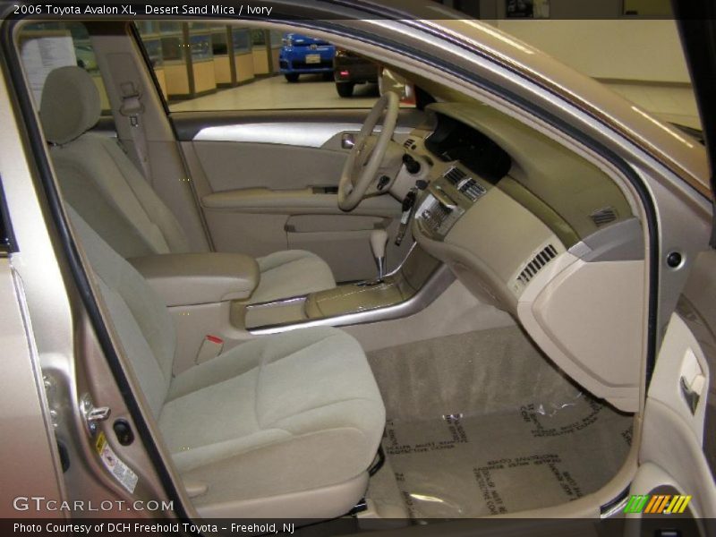 Desert Sand Mica / Ivory 2006 Toyota Avalon XL