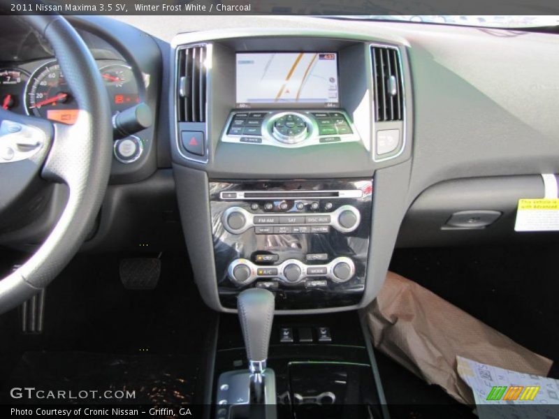 Navigation of 2011 Maxima 3.5 SV