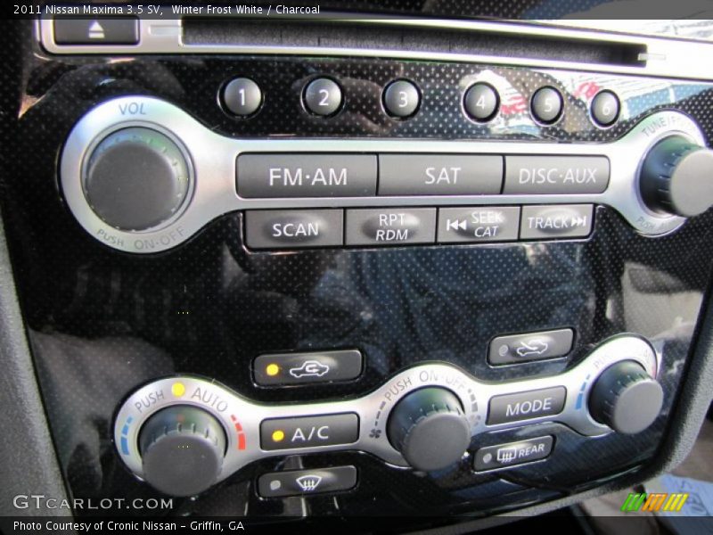 Controls of 2011 Maxima 3.5 SV