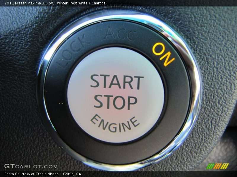 Controls of 2011 Maxima 3.5 SV