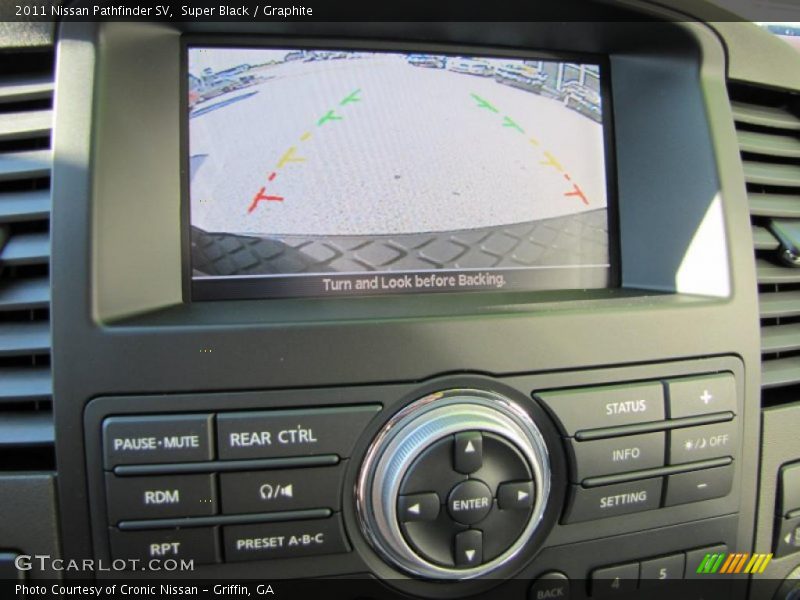 Controls of 2011 Pathfinder SV