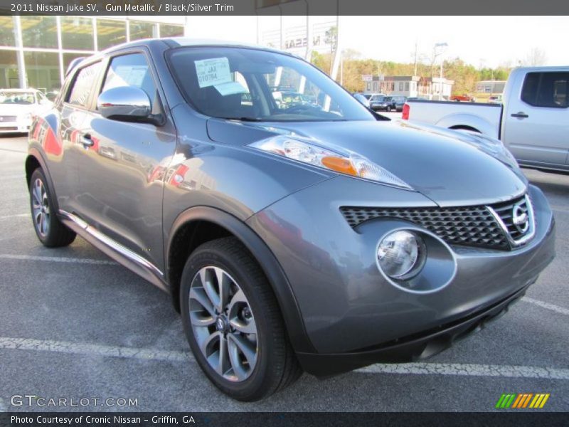 Front 3/4 View of 2011 Juke SV